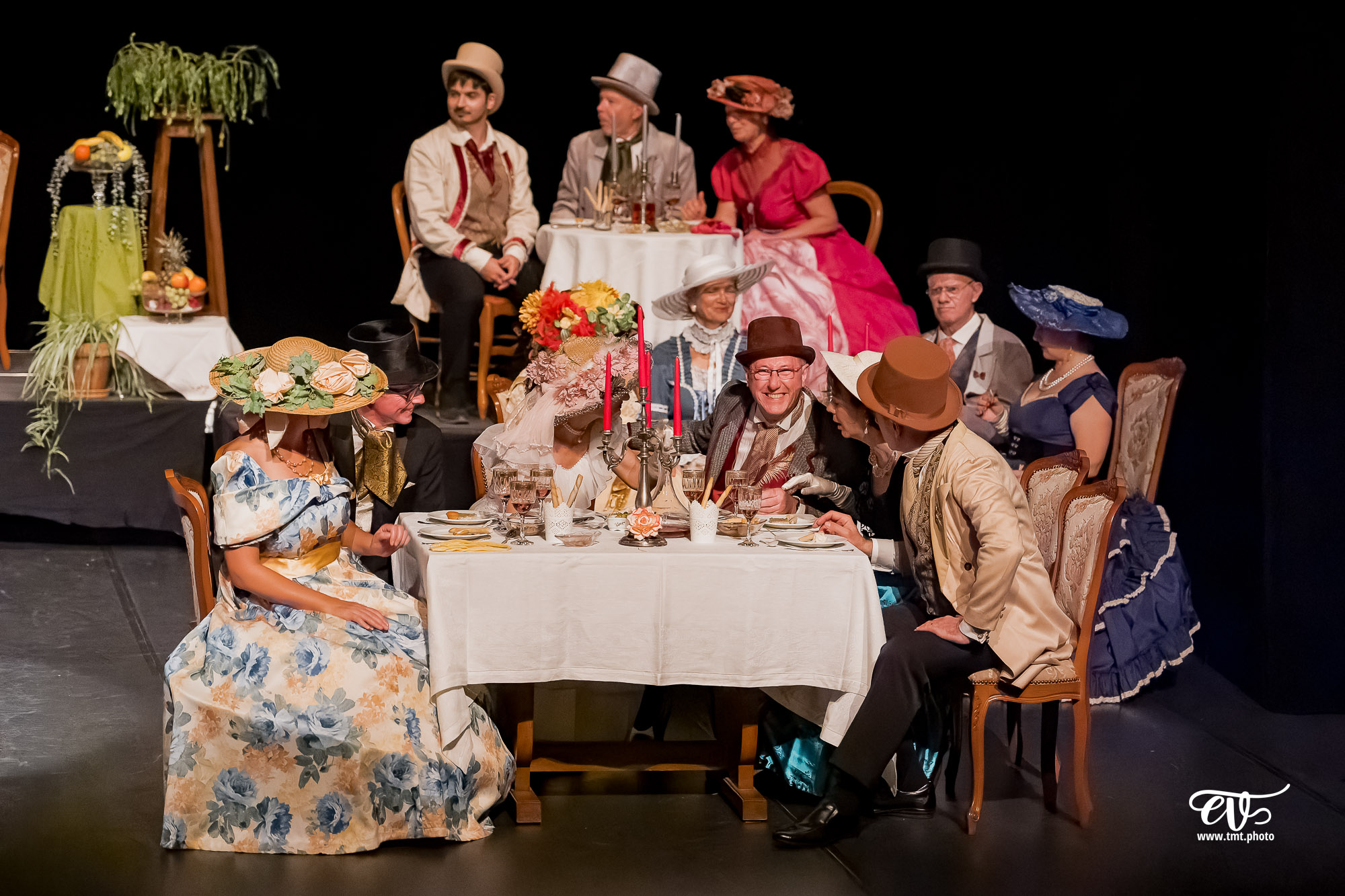 DANS LE SALON DE ROSSINI